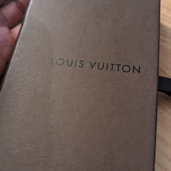 Louis Vuitton Authentic Gold Heart Choker necklace - Picture 10 of 10